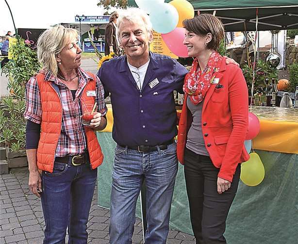 Zum 13. Mal lud die Familie Brauweiler zum Hof- und Brennereifest ein (v.l.): Irmgard Brauweiler, Ehemann Karl-Josef und Schwiegertochter Stefanie.Stein