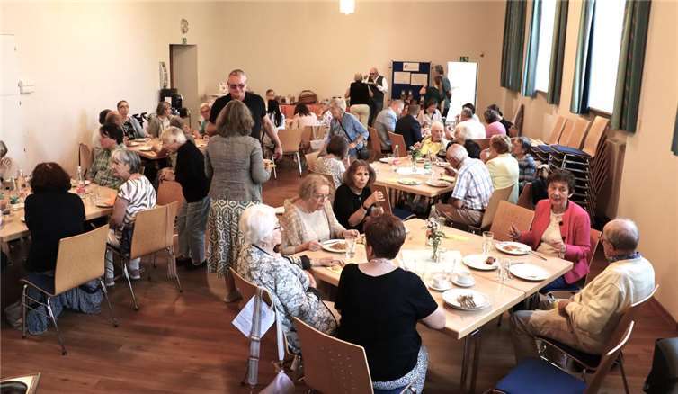 Zum 170-jährigen Jubiläum der evangelischen Christuskirche in Andernach fand am 7. September der 4. Kleine Kirchentag unter dem Motto „Kirche bei uns – und weltweit“ statt. Zahlreiche Gemeindemitglieder nahmen an diesem besonderen Tag teil. Foto: privat
