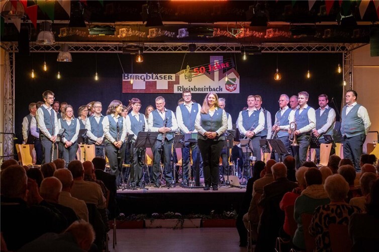Zum 50. Jubiläum gaben die Burgbläser ein erfolgreiches Konzert