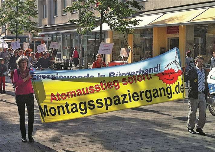 Zum 76. Mal demonstrierten Koblenzer Bürger für eine ökologischere Politik.M.Keller