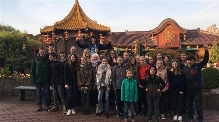 Zum Abschied stellte sich die Gruppe zu einem Erinnerungsfoto an den schönen, erlebnisreichen Tag auf. privat