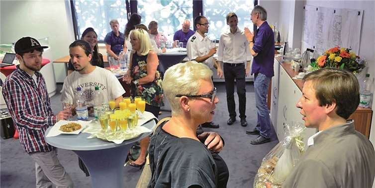 Zum Abschied waren Geschäftspartner, Mitarbeiter und Mieter gekommen.