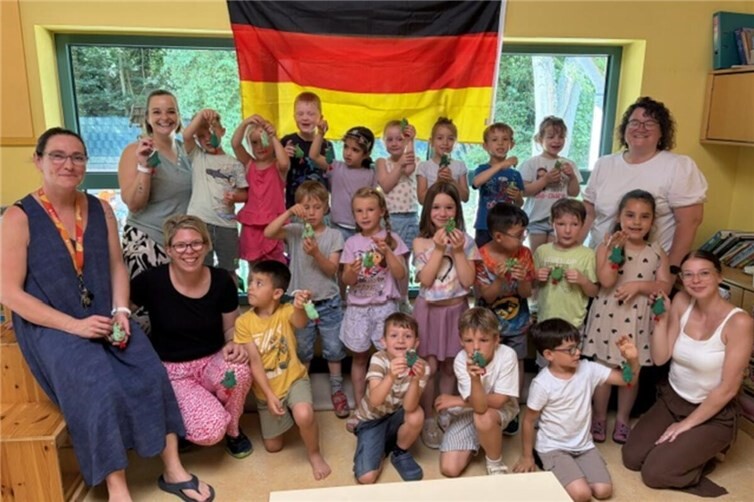 Zum Abschlus bekam jeder ein kleines gehäkeltes „Wir“.