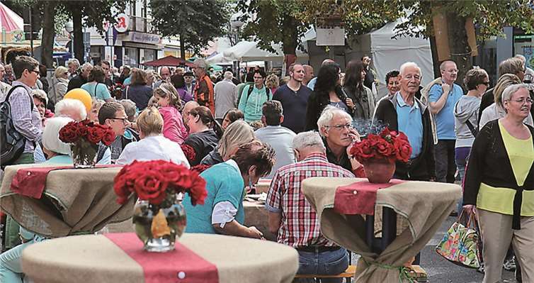 Zum Abschluss der zweiten Servicewoche laden die Gewerbetreibenden zum Sonntagsshopping in der Altstadt und am Neuen Markt ein.