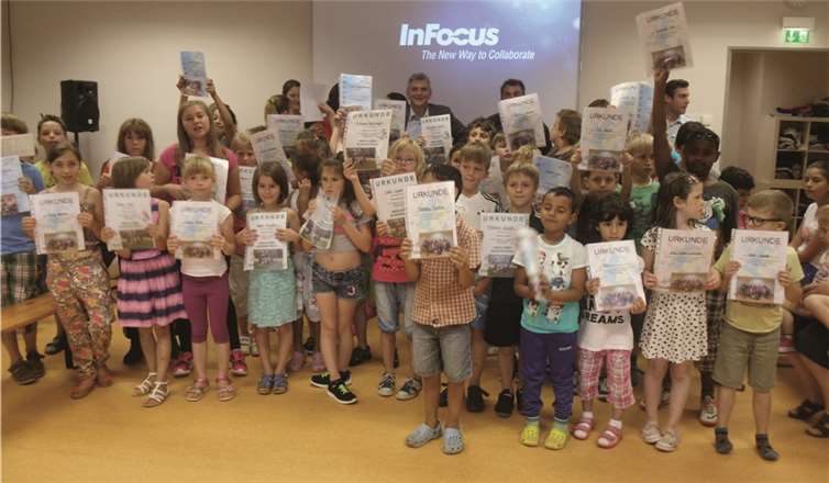 Zum Abschluss des Feriencamps können sich die Jungen und Mädchen über eine Urkunde freuen.  privat