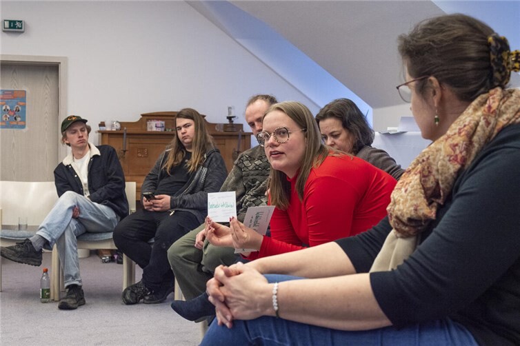 Jugend zeigt bei Austausch mit Politikern in Haus Wasserburg, dass sie mitreden können - und wollen