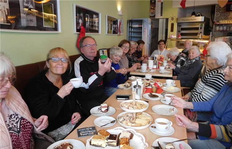 Zum Abschluss gab es wieder ein Plauderstündchen bei Kaffee und Kuchen.  privat