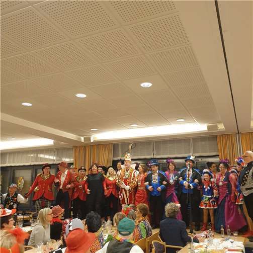 Zum Abschluss sangen alle das Medley „So ein Tag, so schön wie heute“ und „Im nächsten Jahr kommen wir alle wieder hierher zurück“.  Fotos: Ursula Dillschnitter