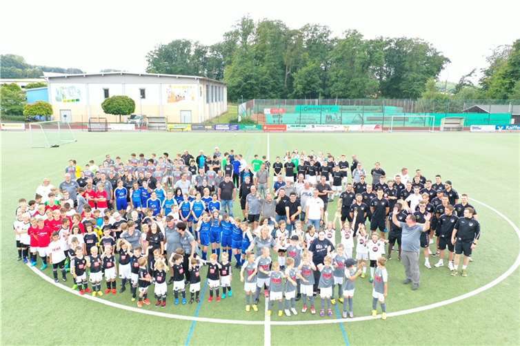 Zum Abschluss wurde ein Gruppenfoto aller anwesenden Aktiven gemacht.  Foto: privat