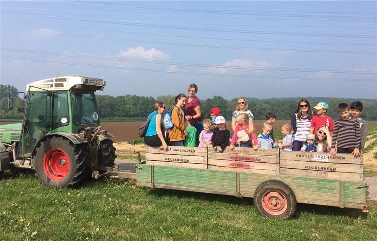 Zum Abschluss wurde noch eine Runde auf dem Anhänger hinter dem Traktor gedreht.  privat