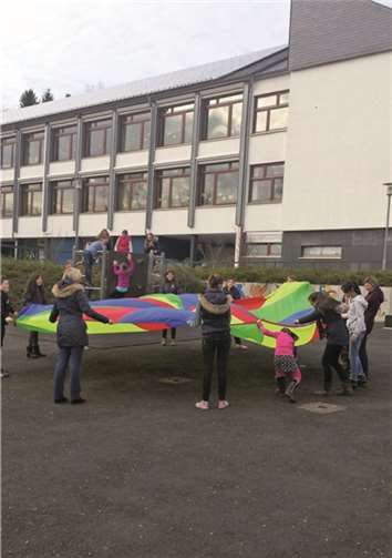 Zum Aktionstag, Spiele auf dem Schulhof.