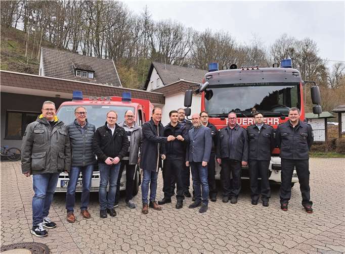 Zum Einweihungsfest waren alle an dem Projekt Beteiligten nach Volkesfeld gekommen.  Fotos: FRE