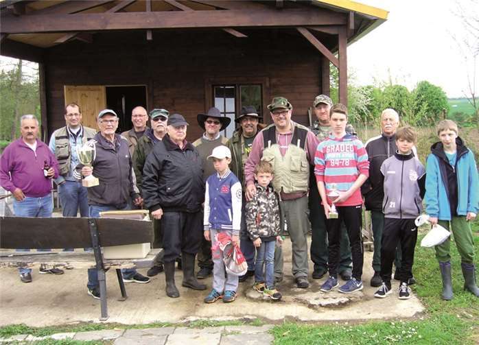 Zum Ende des Anfischens wurden die besten geehrt und erhielten einen Pokal. privat
