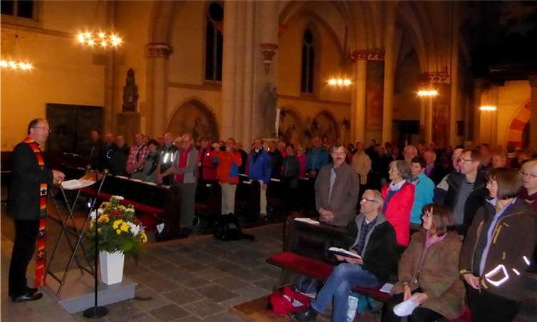 Zum Etappen-Abschluss bedankte sich Bischof Dr. Ackermann bei allen Pilgerakteuren für ihr Klima-Engagement und bei den Gastgebern unterwegs für die enorme Gastfreundschaft.