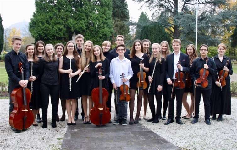 Zum Frühlingsbeginn lädt die Camerata Nonnenwerth, das klassische Ensemble des Franziskus Gymnasium Nonnenwerth, zu einem Benefiz-Konzert in die Aula des Franziskus Gymnasium auf der Insel Nonnenwerth ein.Foto: privat