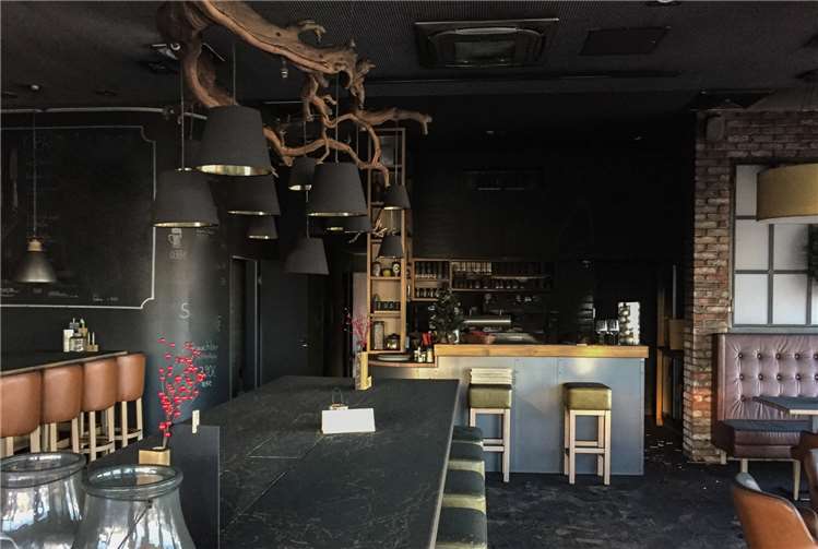 Zum Glück griff das Feuer nicht auf andere Einrichtungsgegenstände über.