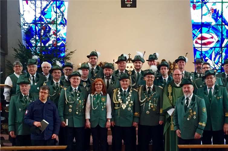 Zum Gottesdienst trafen sich die Rübenacher Schützen im Rahmen des Patronatsfestes der Bruderschaft in derPfarrkirche St. Mauritius. privat