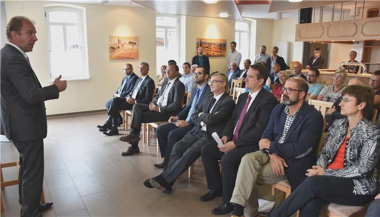 Zum Internetausbau in Kettig sprach Staatssekretär Randolf Stich im Bürgerhaus.