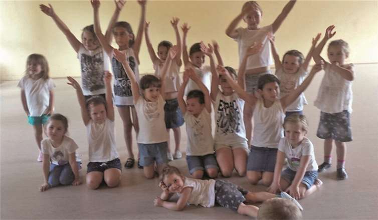 Zum Saisonabschluss zeigten die Tanzküken des Turnvereins TV06 Bad Niederbreisig eine tolle Aufführung. privat