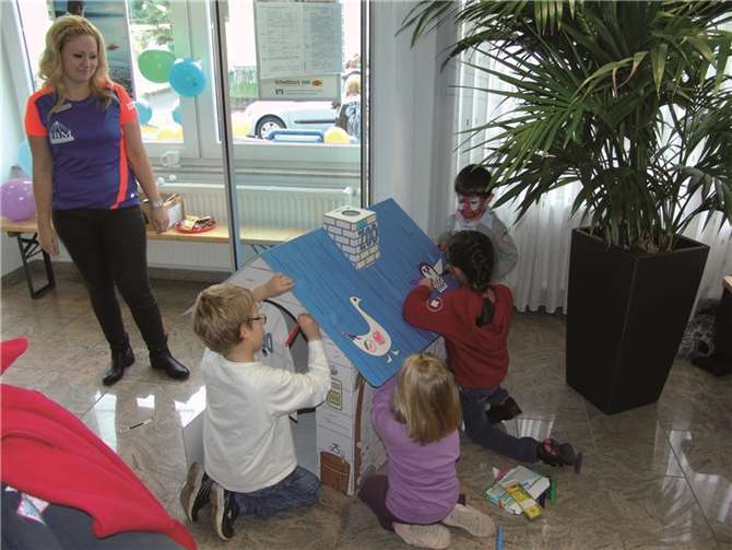 Zum Spartag gab es tolle Attraktion wie beispielsweise ein Malhaus. Raiffeisenbank Mittelrhein eG