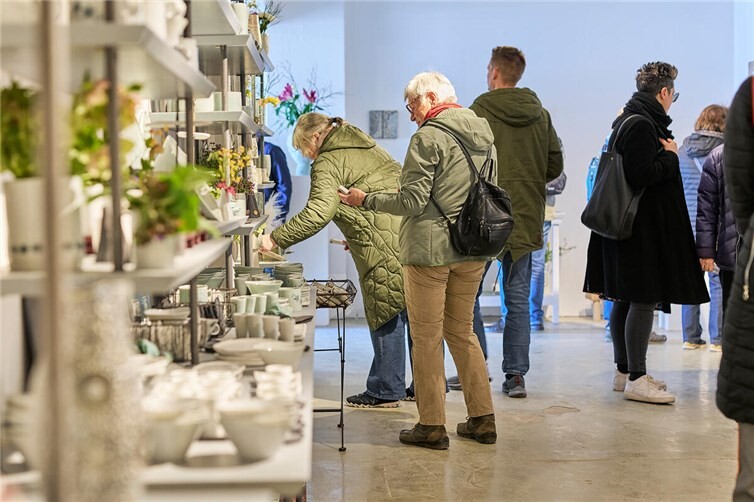 Zum Start der touristischen Saison lädt die UNESCO Creative City am Ostermontag, 6. April 2026, von 11 bis 18 Uhr zum Keramikfestival „Höhr-Grenzhausen brennt Keramik“ein.