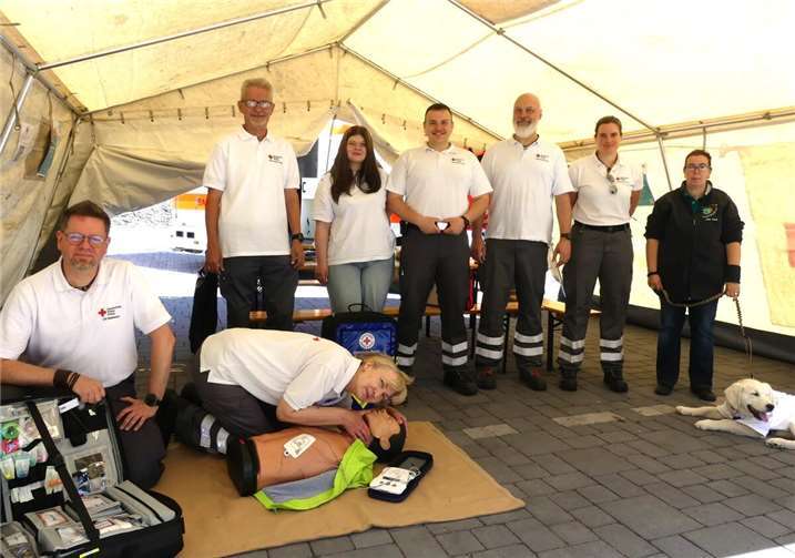 Zum Tag der Städtebauförderung war auch der DRK-Ortsverband Polch mit einem Einsatzteam nebst Notfallausrüstung vertreten. Fotos: TE