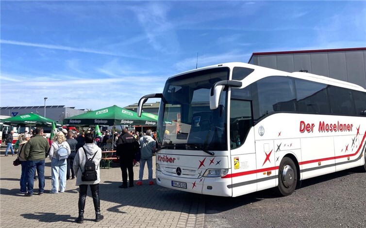 Zum Tag der offenen Tür freuten sich beim Winninger Reisedienst Kröber viele Hundert Besucher über die attraktiven Angebote.