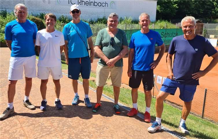 Zum Training in Rheinbach: Michael Rasche, Tom Coulton, Karl Heinz Kremer (MF), Peter Zieger, Anders Jarryd, Jonas Larsson (v.l.). Foto: privat