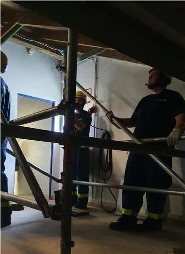 Zum Übungszweck wurde eine Deckenabstützung mit Baustützen errichtet. Foto: THW-OV Cochem