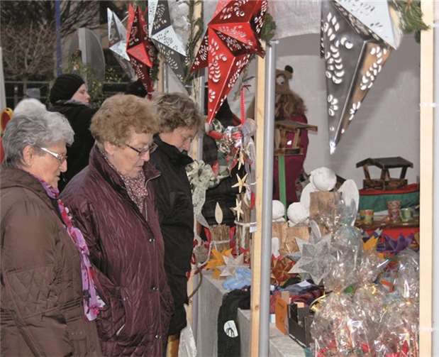 Zum Weihnachtsmarkt trafen sich die Gladbacher, um eine schöne Zeit miteinander zu verbringen.