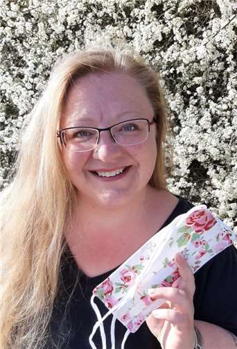 Zum aktuellen Frühling darf es bei Daniela Jürgens auch einmal bunt und blumig sein.