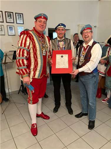 Zum bestandenen Lehrgang gab es ein Abschlusszeugnis.