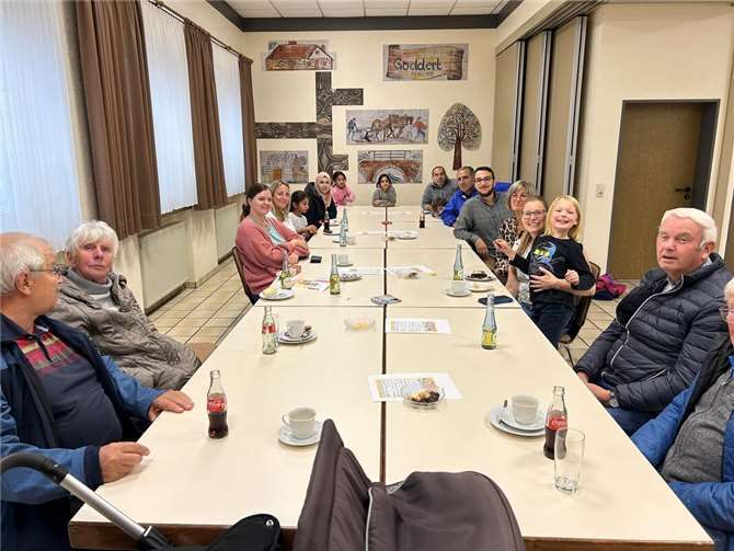 Zum dritten Mal fand am Donnerstag, 25. September 2025, das beliebte Café Miteinander im Dorfgemeinschaftshaus in Goddert statt. Foto: privat