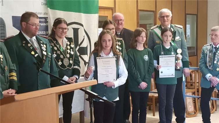 Zum einem gut organisierten Bezirksschützentag hatte die Schützenbruderschaft St. Hubertus Kaisersesch in ihre Schützenhalle eingeladen. Foto: TE