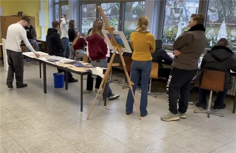 Zum ersten Mal führte die Mendiger Fachoberschule den sogenannten „FOS-Tag“ durch, an dem die internen und interessierte externe Schüler die FOS kennenlernen konnten. Foto: privat