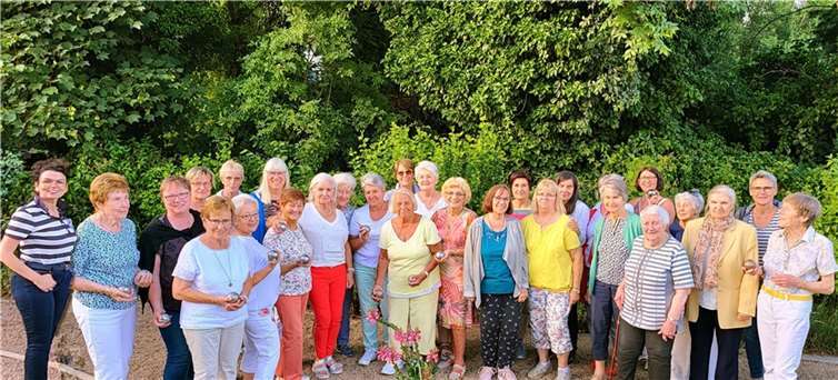 Zum ersten Mal hatte die evangelische Frauengemeinde Bad Breisig zu einem lockeren Boule-Abend auf dem neuen Bouleplatz an der evangelischen Kirche in Bad Breisig eingeladen. Foto: privat