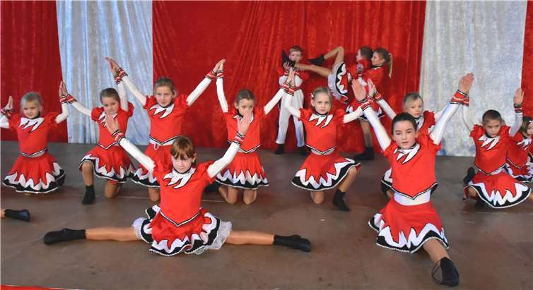 Zum ersten Mal legten die KCK Fünkchen einen Gardetanz auf die Bühnenbretter.