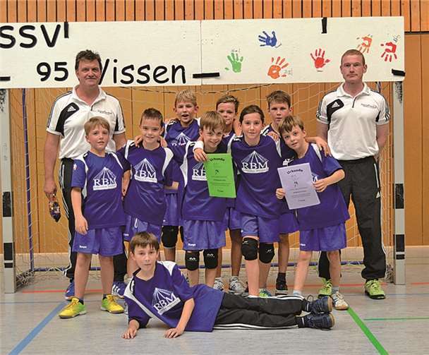 Zum ersten Mal spielten die Kleinen auf dem großen Feld. privat