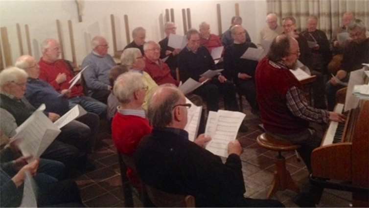 Zum ersten mal gemeinsam probten die Männergesangsvereine aus Sinzig und Bad Bodendorf. privat