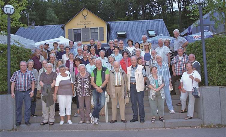 Zum geselligen Abschluss der informativen Tour kehrte die Gruppe im Forsthaus Emmerichshütte in Daxweiler ein. privat