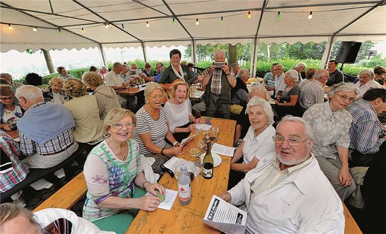 Zum offenen Singen kamen wieder viele Gäste in die Hemmessener Hütte. -FIX-