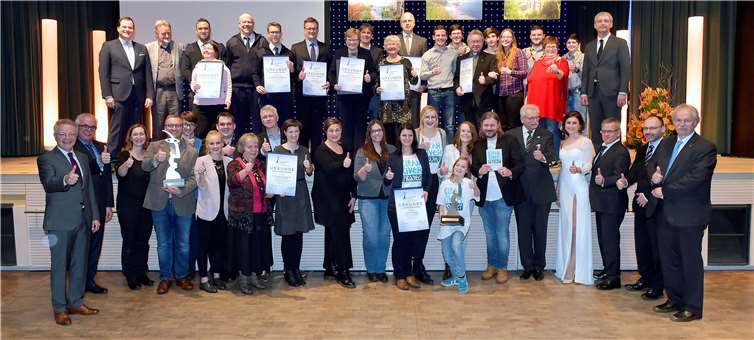 Zum runden Geburtstag des Zukunftspreis Heimat hat die Jury insgesamt 10 förderungswürdige Projekte im Rahmen einer feierlichen Gala ausgezeichnet. Foto: Hans-Werner Rach