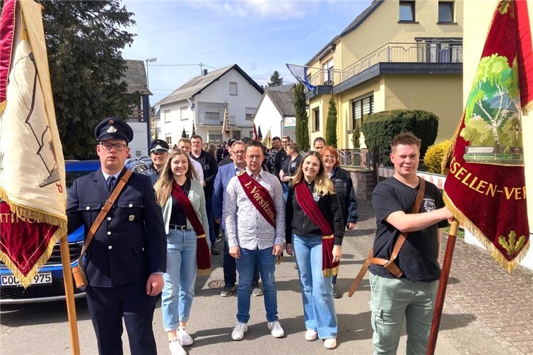 Zum traditionellen Junggesellenfest „Zettinger Ostern“ trafen sich  auch heuer wieder zahlreiche Vereine aus Cochem-Zell und Mayen-Koblenz zum gemeinsamen Feiern.