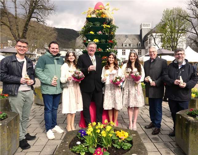 Zum traditionellen Ostermarkt konntendie Cochemer Offiziellen auch Ehrengäste vom Mainzer Landtag begrüßen. Foto: TE