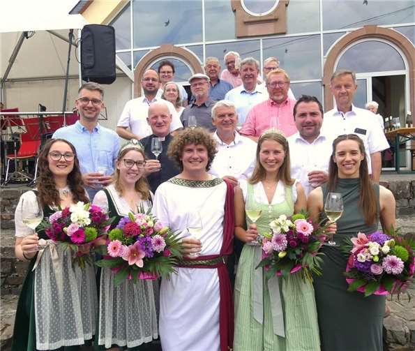 Zum traditionellen Weinfest „Esch macht Ernst“ waren auch in diesem Jahr zahlreiche Ehrengäste vertreten. Fotos:TE