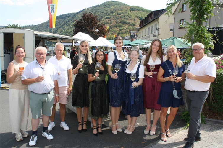 Zum traditionellen Weinfest in Briedern machten auch die Weinmajestäten aus den Nachbarorten ihre geschätzte Aufwartung.
