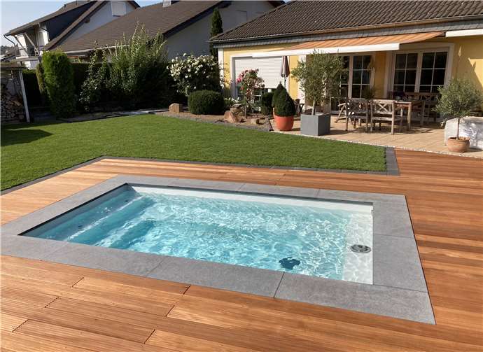 Zum vielfältigen Leistungsspektrum von Christoph Quandt Garten- und Landschaftsbau GmbH und Schöneck Gartenbau GmbH gehört auch der Poolbau.