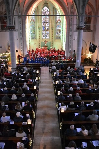 Zum vierten Mal hatte die Musikgruppe „Haste Töne Eich“ zum Liederzauber im Advent in die Eicher Kirche Maria Geburt eingeladen. Foto: privat