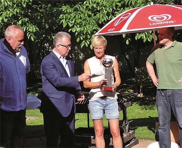 Zum vierten Mal in Folge geht der Swisttal-Pokal nach Buschhoven.  privat