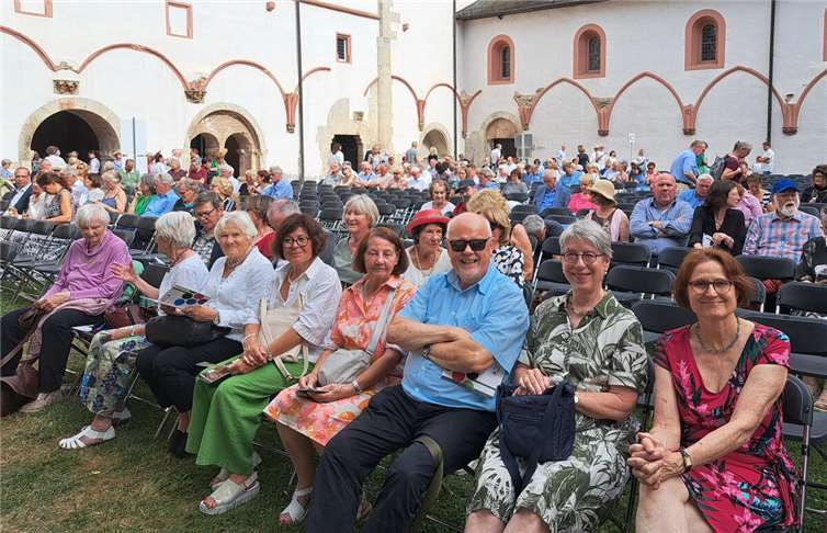 Zum wiederholten Mal hatte der Bürgerverein Meckenheim seine Mitglieder zum Besuch der „Mozart-Nacht“, die erneut im Rahmen des Rheingau-Musik-Festivals im Kloster Eberbach stattfand, eingeladen. Foto: privat